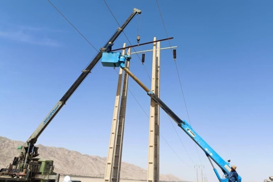 موفقیت شرکت برق منطقه ای فارس با رفع عیب خطوط برق‌رسانی گراش – فداغ – خنج و تامین برق شهرستان های جنوبی فارس
