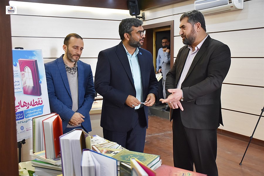 9 هزار نسخه کتاب به 19 کتابخانه مشارکتی زندان‌های فارس اهدا شد / فارس پیشتاز اهدای کتاب به زندان‌ها