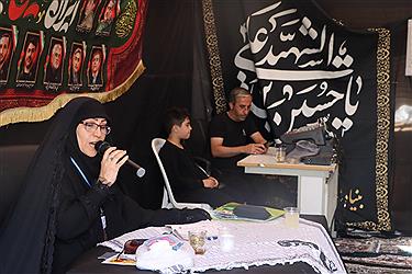 تصویر خدمت رسان موکب آبشار عاطفه‌ها در مسیر اربعین 1404 از پنجره دوربین